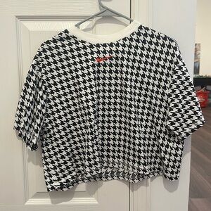 cropped nike tee